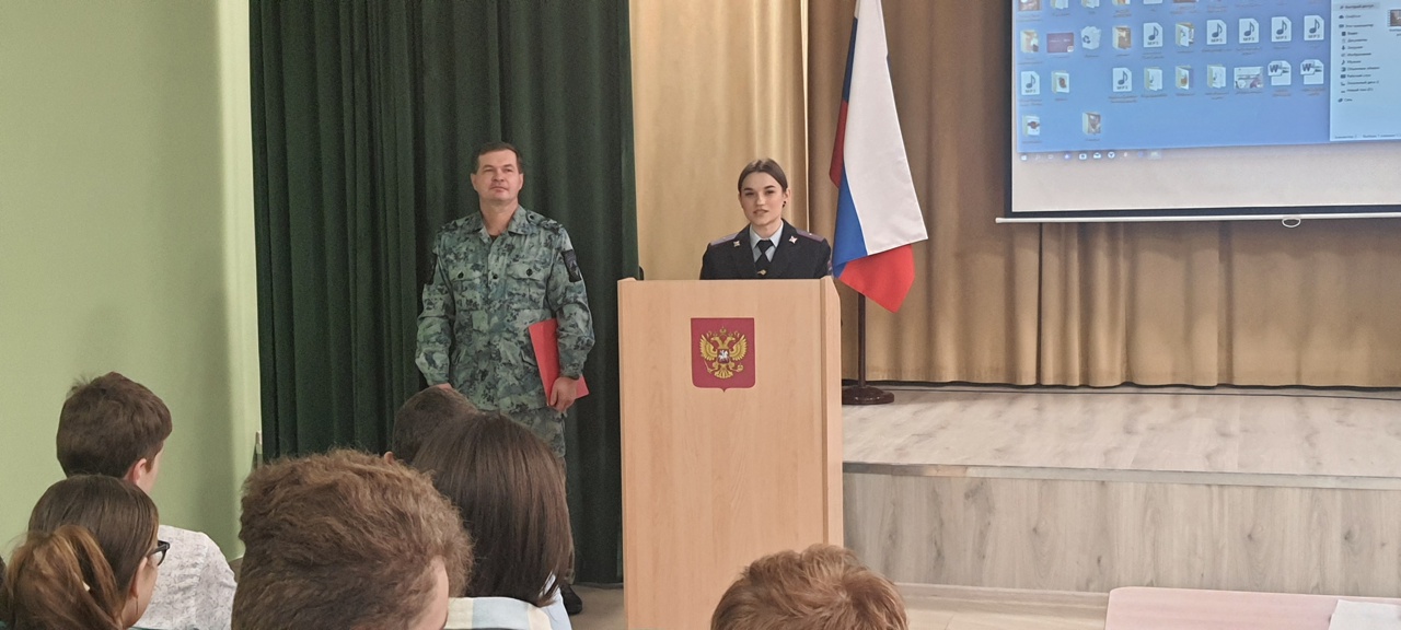 Профориентационная профилактическая встреча учащихся старших классов с сотрудниками Отдела МВД России по Золотухинскому району..